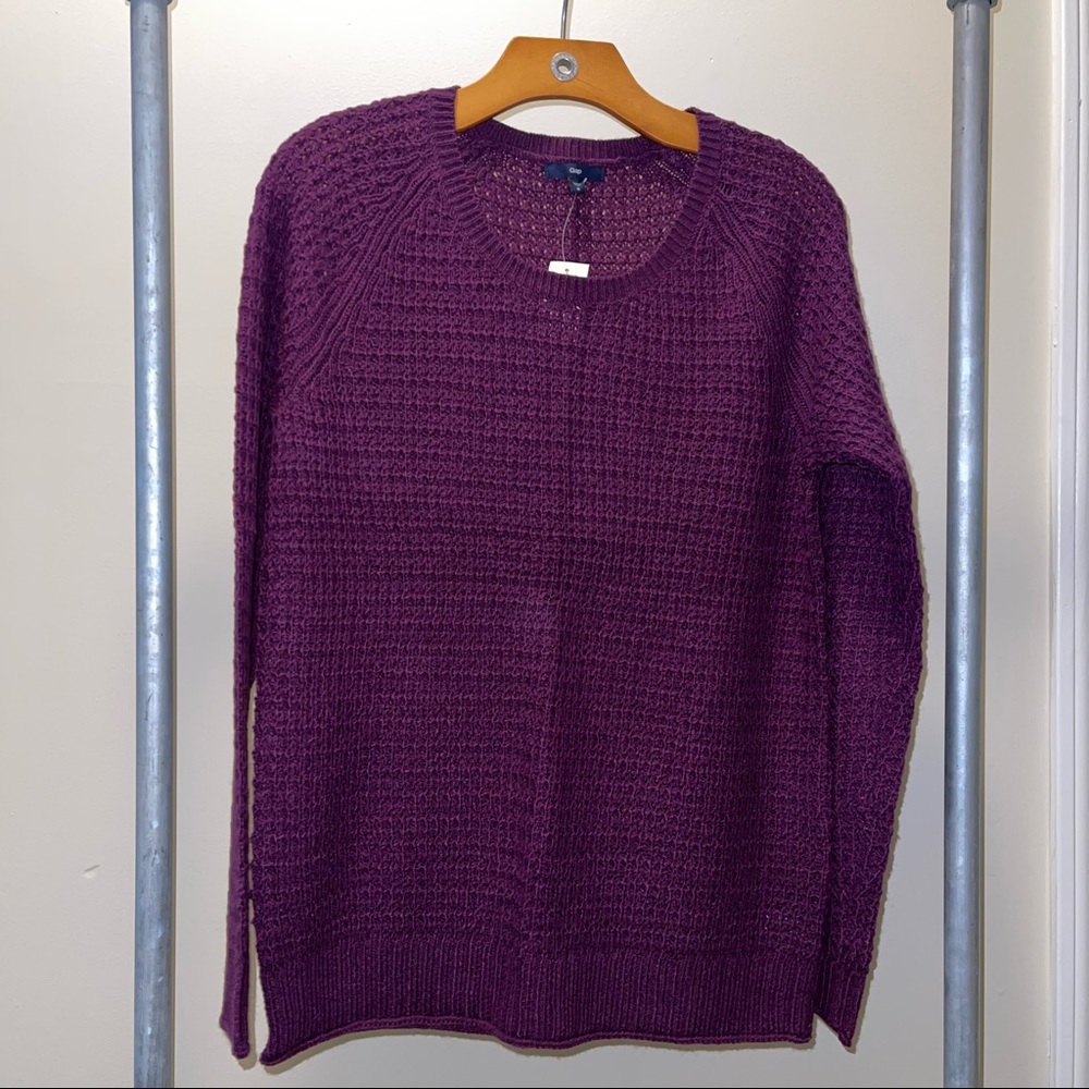 Women’s Gap Crew Sweater